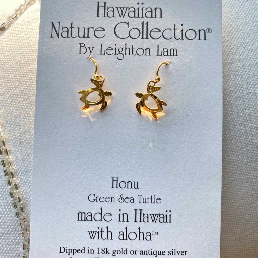 Hawaiian nature Collection Turtle earrings BRAND NEW minimalist modern design